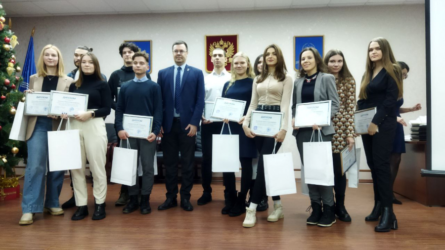 Молодым ученым Обнинска вручили стипендии имени Сотникова