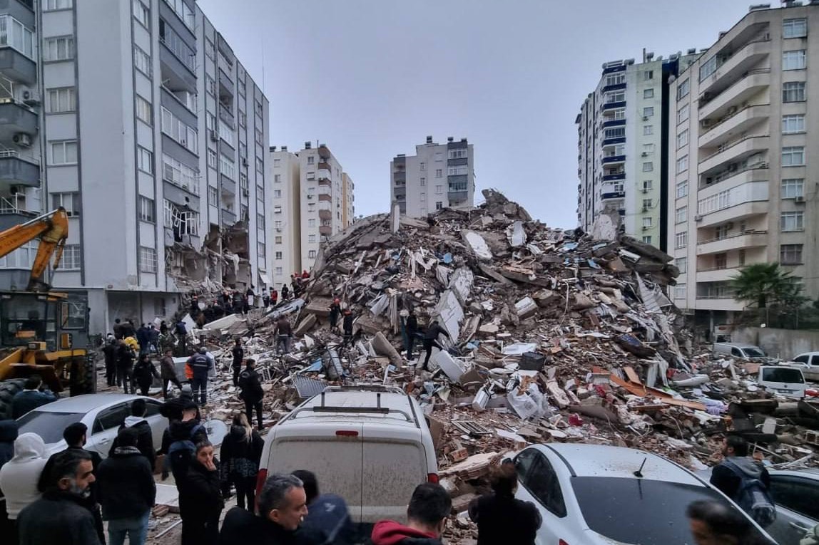 землетрясение в турции сегодня ночью