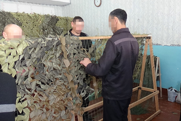 Сотрудники и осужденные исправительной колонии № 2 оказывают волонтерскую помощь участникам специальной военной операции