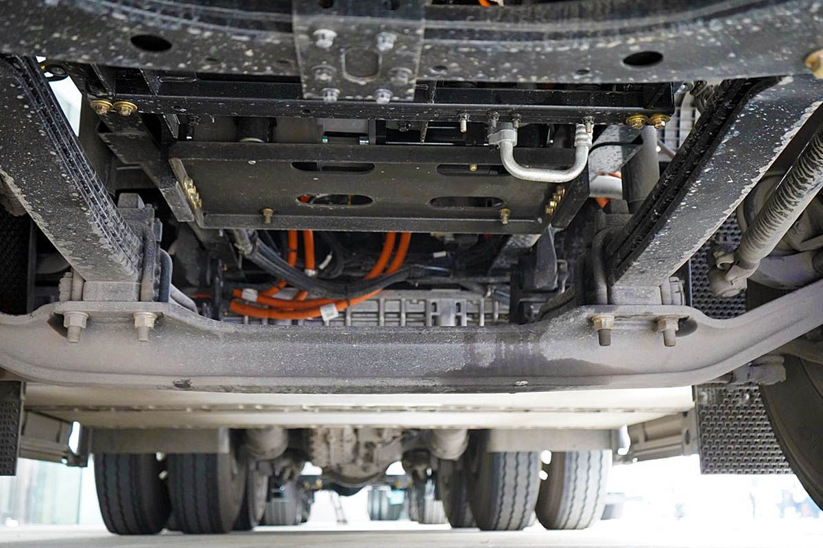 Электрический тягач Shacman H6000E 6x4 нового поколения