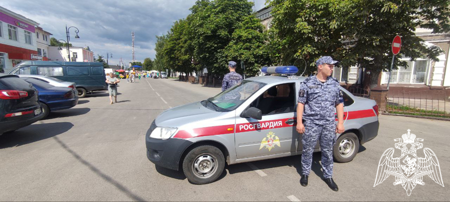 В минувшие выходные Росгвардейцы обеспечили безопасность торжественных мероприятий, проходивших в г. Чаплыгине Липецкой области