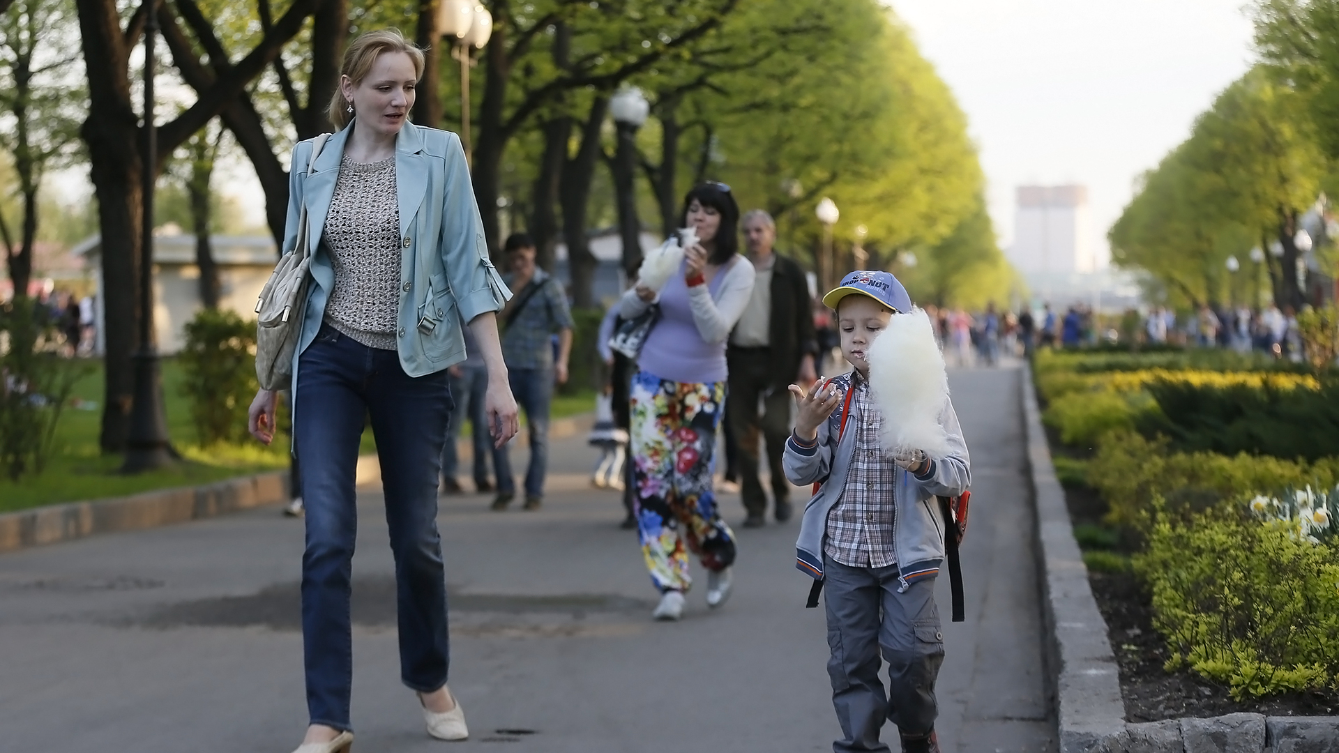 Как одеваться в 13 градусов тепла. Теплая погода на майские праздники
