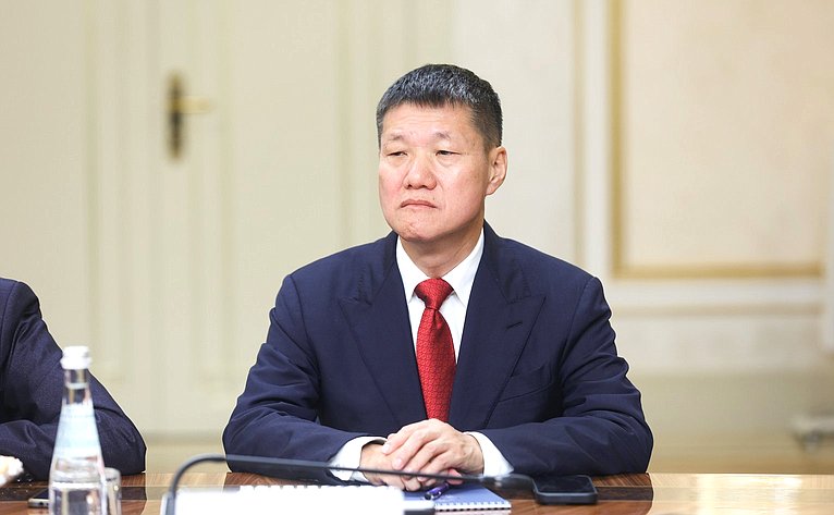 Встреча Николая Журавлева с членом Политбюро Народно-революционной партии Лаоса, Председателем Центрального комитета Лаосского фронта национального развития