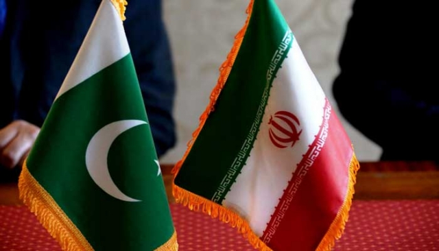 Флаги Пакистана и Ирана