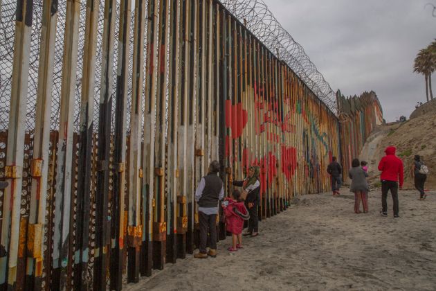 Забор между Мексикой и США