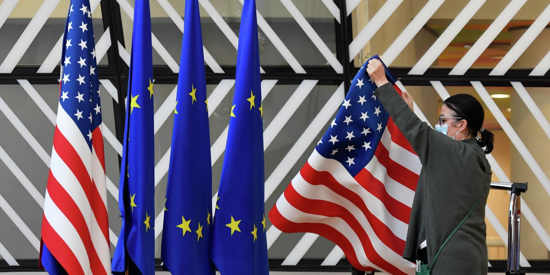 Флаги США и ЕС - ИноСМИ, 1920, 05.12.2025