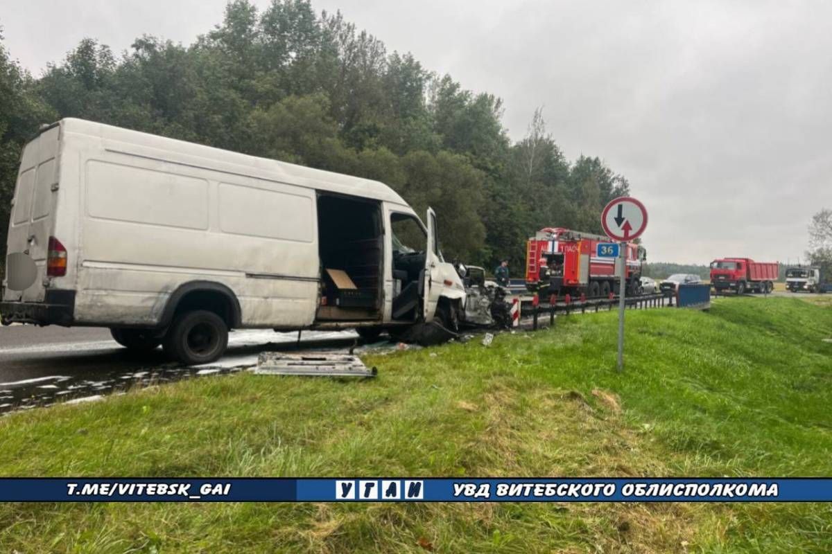 В ДТП под Миорами один из автомобилей загорелся