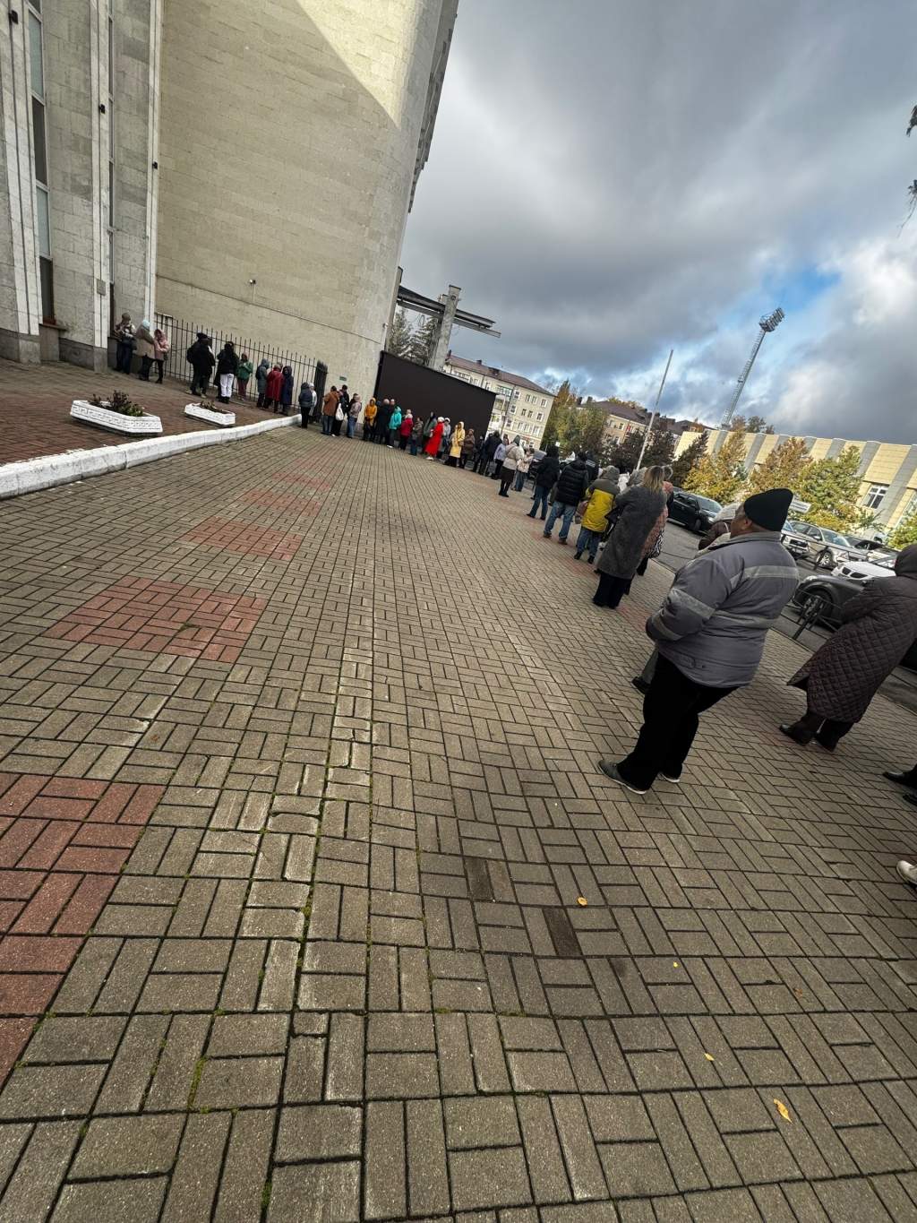 Куряне стояли в очереди за билетами на Машкова с 6 утра и ушли ни с чем