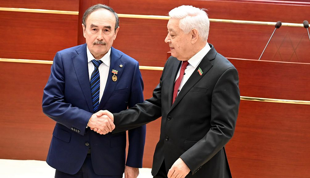 Представителям Татарстанского реготделения АЮР вручили награды на заседании Госсовета республики 