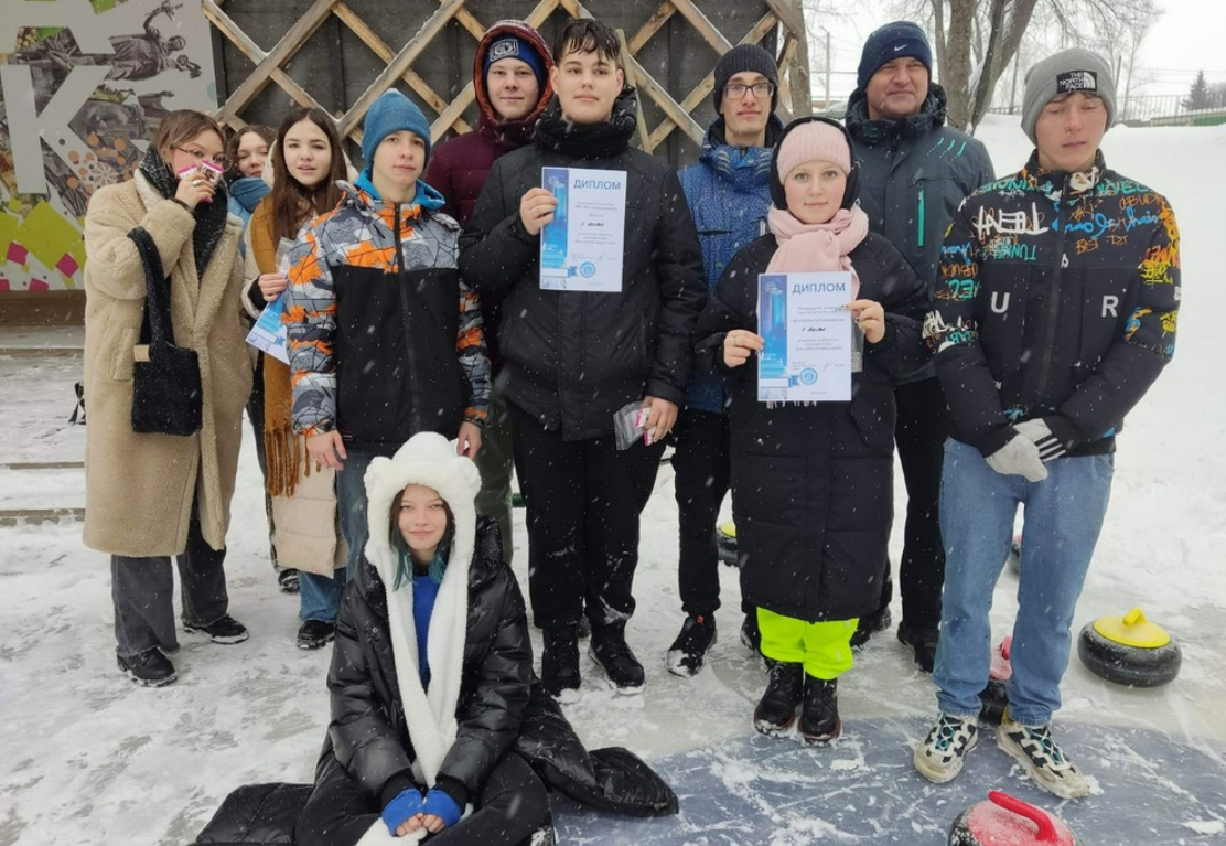 Новости выксы нижегородской. Зимний день здоровья. Зимние спортивные игры в парке. Выкса волонтеры гостеприимства. Эстафеты на 23 февраля.