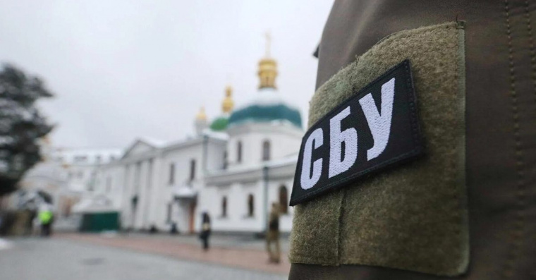 Силовики штурмом взяли монастырь Украинской Православной Церкви в Переяславе