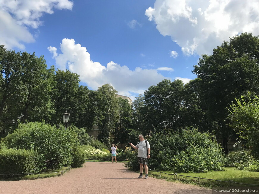 От Аничкова сада до улицы Росси