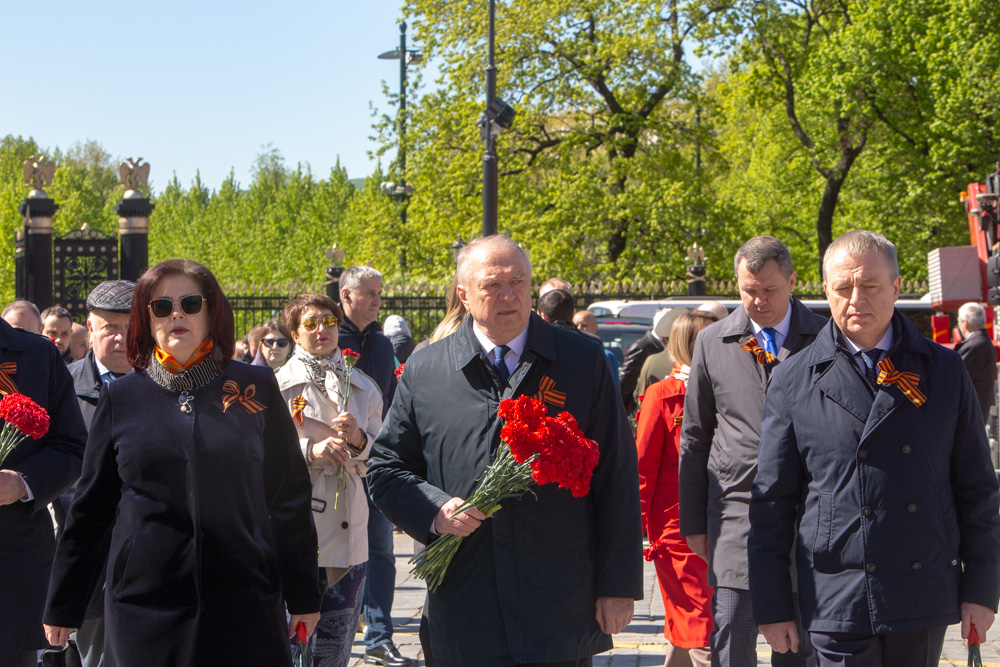 состоялось также возложение цветов к памятнику маршалу Советского Союза Георгию Жукову
