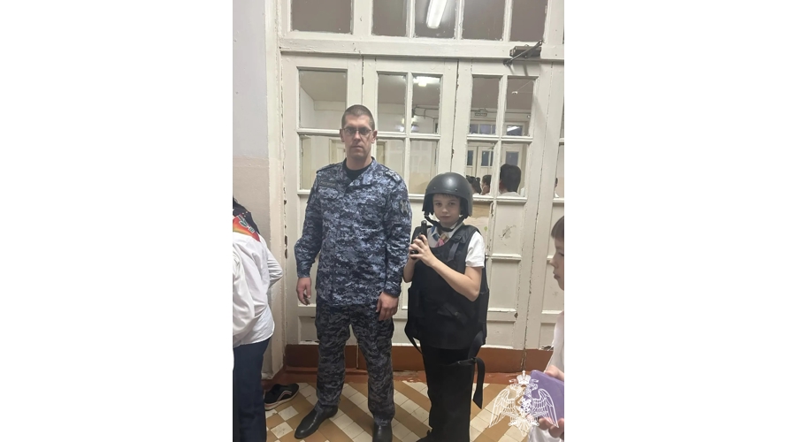 В Ивановской области сотрудник Росгвардии принял участие в проведении антинаркотической акции «Здоровое поколение - будущее России!»