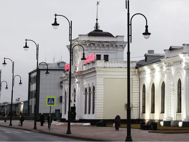 ​Благоустроена территория у Московского вокзала в Ярославле