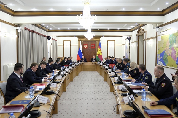 Глава Сочи Андрей Прошунин: «Для координации работы всех служб в новогодние и рождественские праздники будет круглосуточно работать городской оперативный штаб»