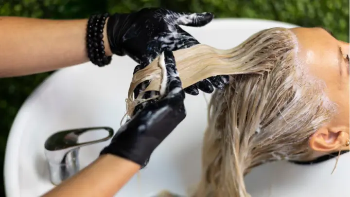 Вызывает бесплодие: в популярных в России красках для волос нашли опасное вещество