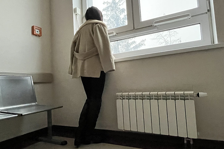 Общаться с корреспондентом «БИЗНЕС Online» на вопросы по существу обвинения супруга Сычева отказалась, ограничившись лишь сведениями о состоянии мужа