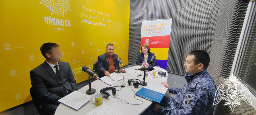 В Чебоксарах представители региональных управлений Росгвардии и ФСБ обсудили вопросы оборота оружия