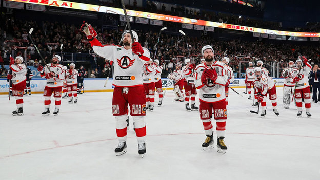 «Нефтехимик» разгромил «Автомобилист» в матче КХЛ