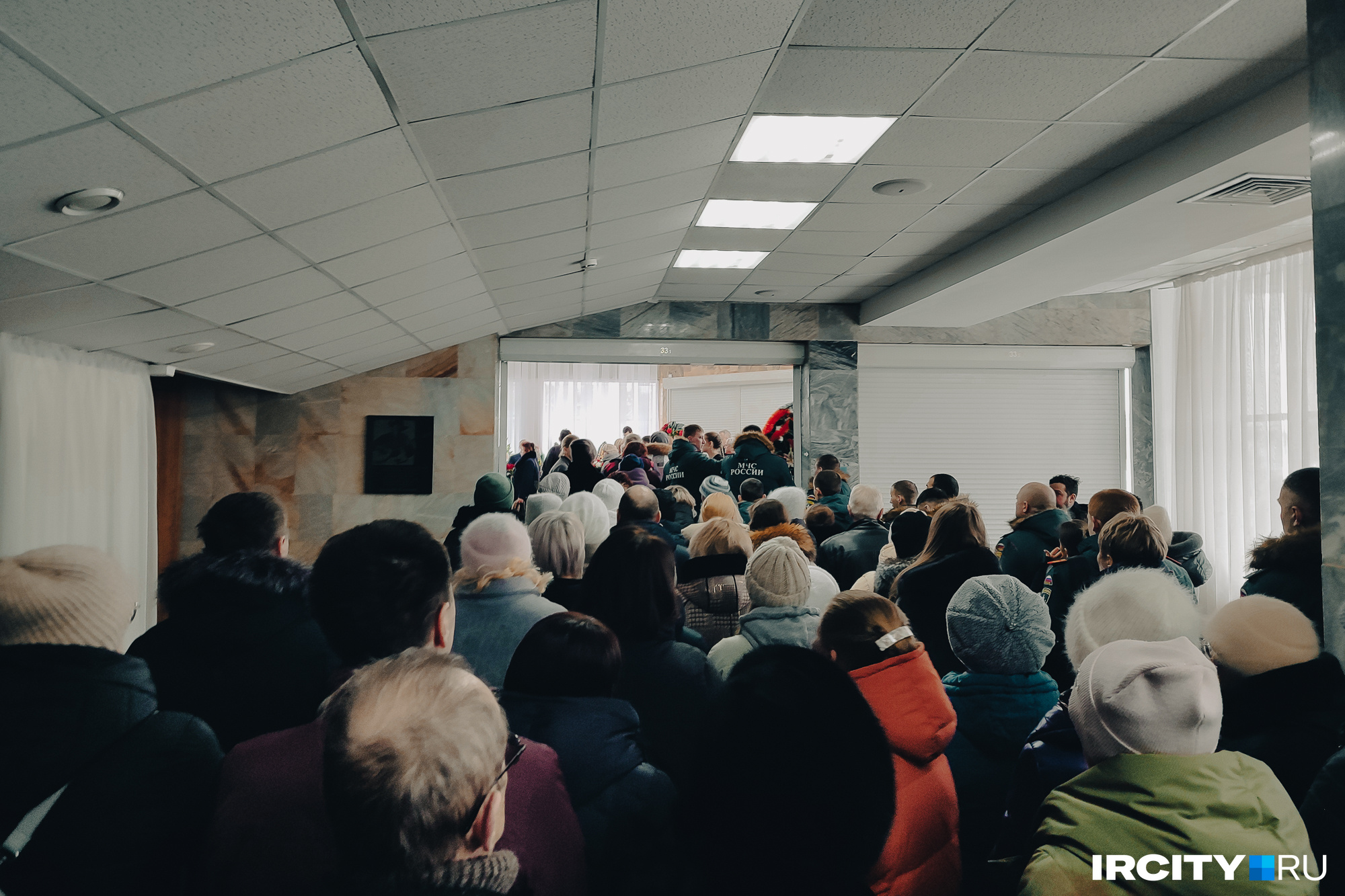 Саянцев, которые хотели проститься с мэром Боровским, было очень много