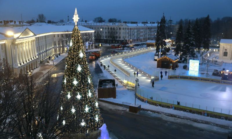 Главный каток региона открыли на Советской площади в Ярославле