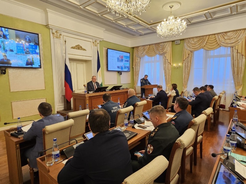 Вопросы обеспечения пожарной безопасности в новогодние праздники рассмотрели на заседании КЧСиОПБ