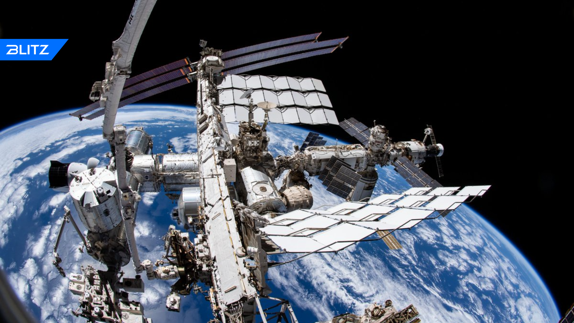 Какой год сейчас в космосе. Космическая станция МКС. НАСА МКС. МКС 2020. Российские космонавты на МКС.