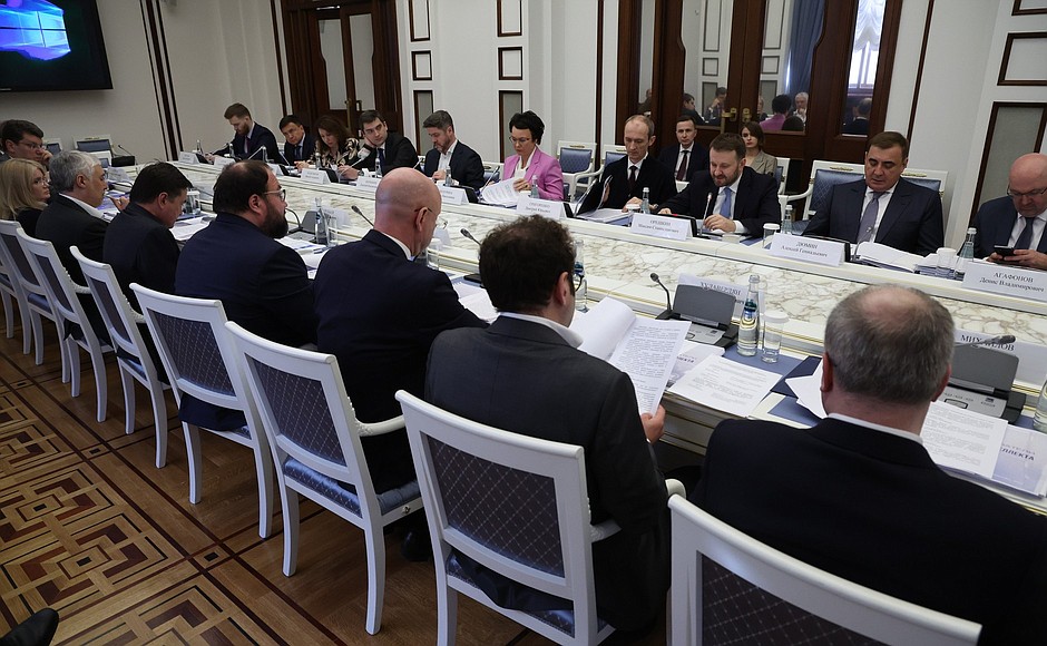Под председательством заместителя Руководителя Администрации Президента Максима Орешкина и Заместителя Председателя Правительства – Руководителя Аппарата Правительства Дмитрия Григоренко состоялось первое заседание Комиссии по вопросам развития технологий искусственного интеллекта.