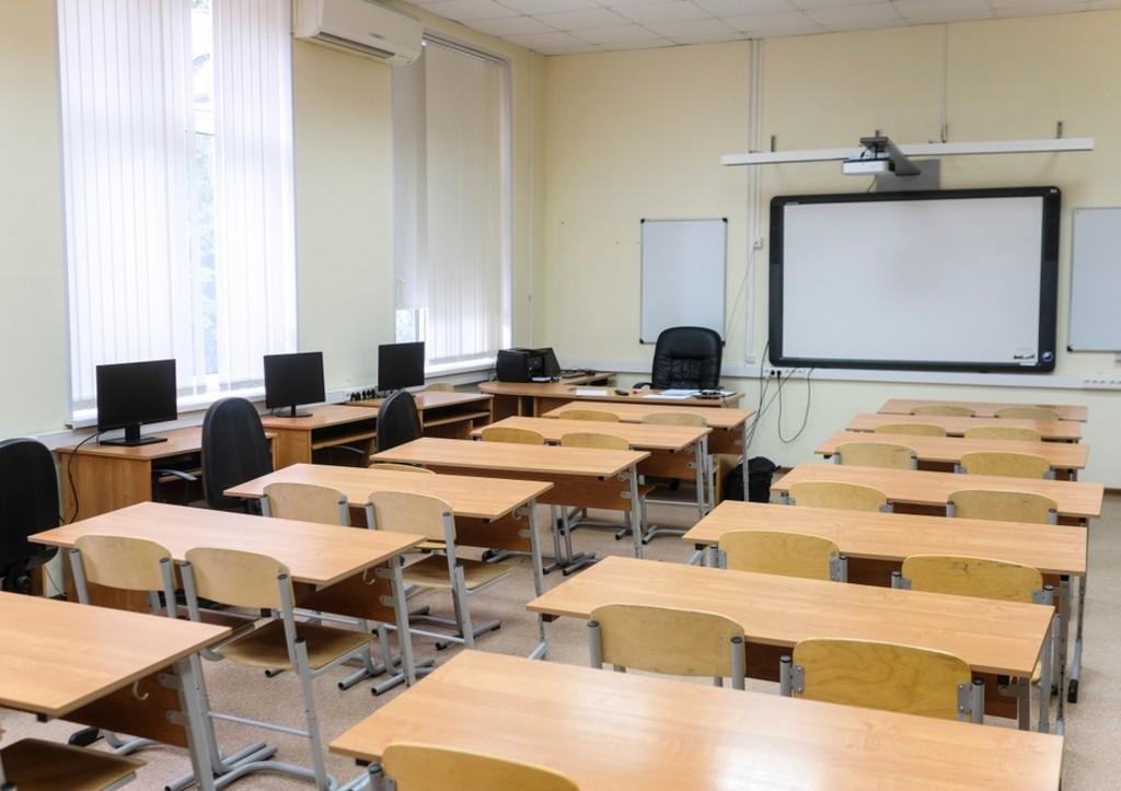 Учитель пинком разняла драку школьников в Свердловской области