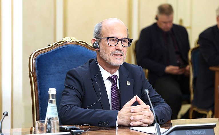 Валентина Матвиенко провела встречу с Председателем Парламента стран Латинской Америки и Карибского бассейна (ПАРЛАТИНО) Роландо Мигелем Гонсалесом Патрисио