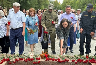 В Карачаево-Черкесии почтили память детей-жертв войны в Донбассе