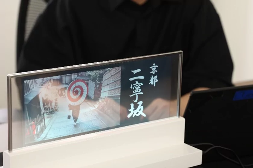 В Японии показали прозрачный дисплей: он отображает контент с двух сторон