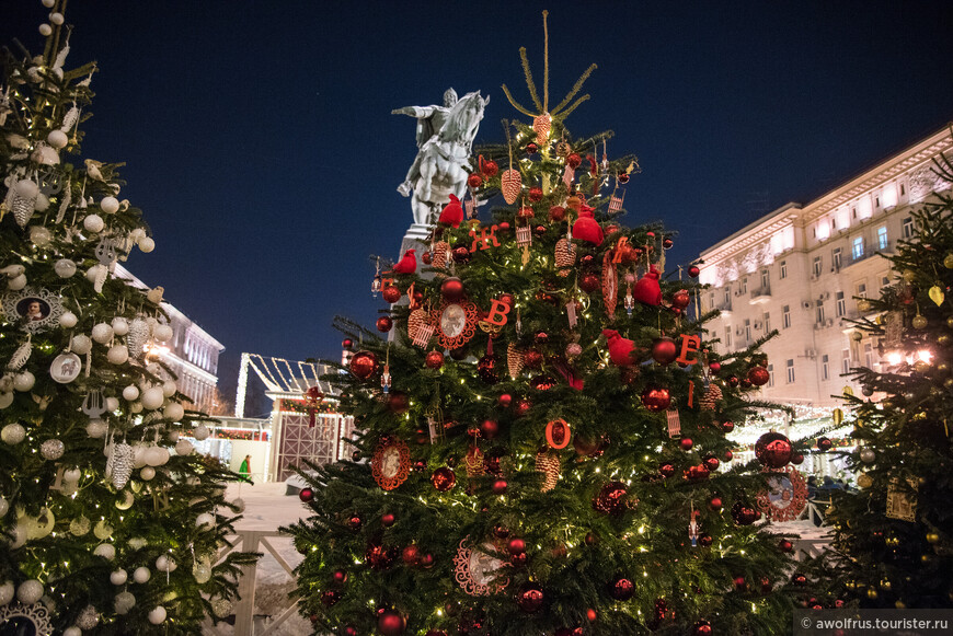Новогодняя снежная Москва