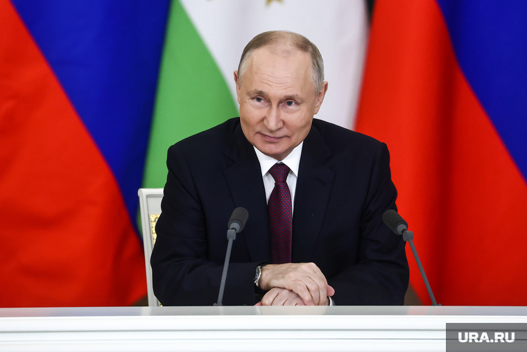 Владимир Путин и Эмомали Рахмон на встрече в Кремле. Москва, путин владимир