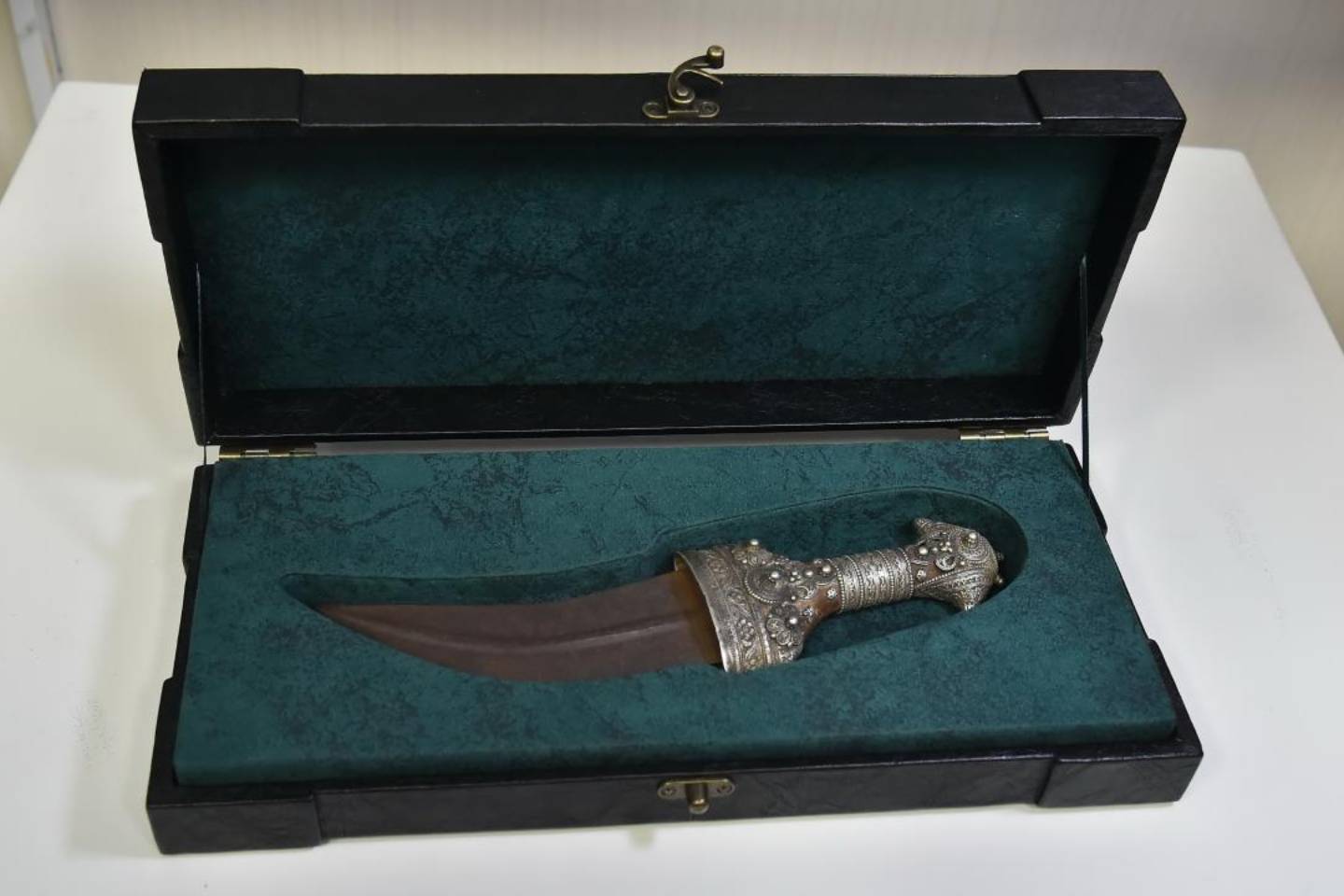 Новости мира / Интересные новости / Кинжал 