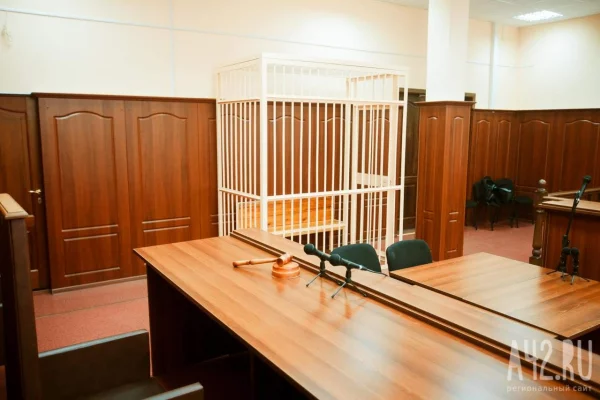 Кузбассовца избили и забрали у него 69 000 рублей за знакомство с 16-летней девочкой