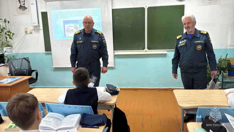 Тюменским школьникам - о правилах безопасности вблизи водоемов