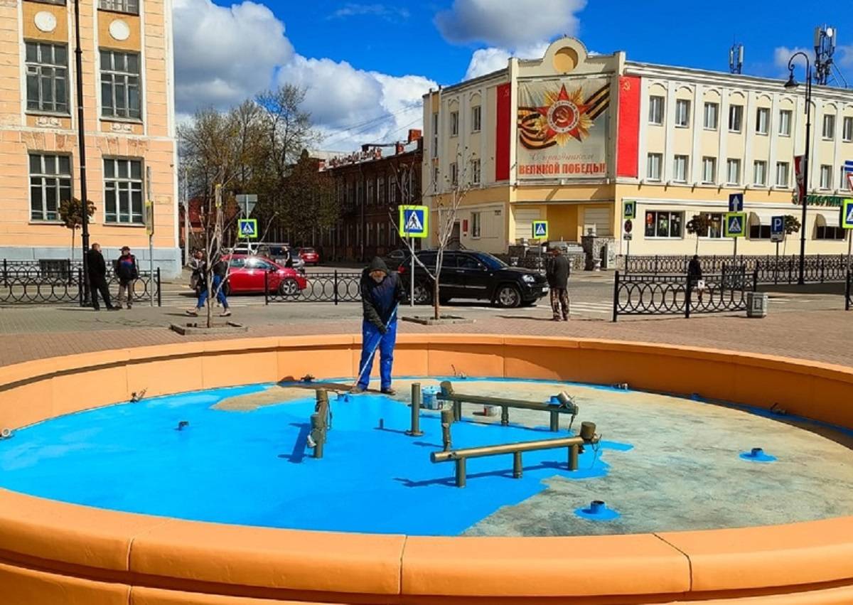 Фонтан расконсервировали, идёт его ремонт.