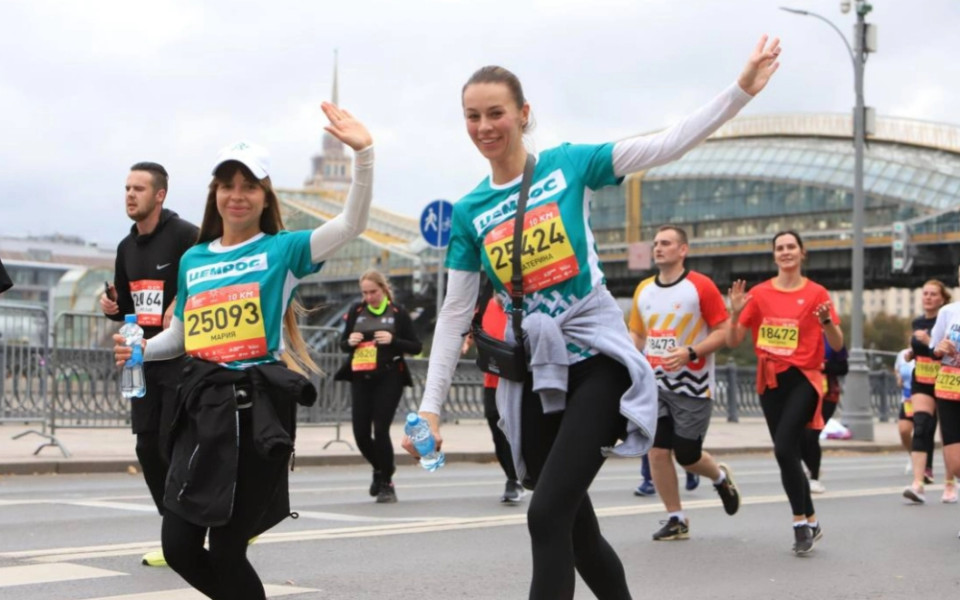 Цементники пробежали Московский марафон и обогнали более 100 команд