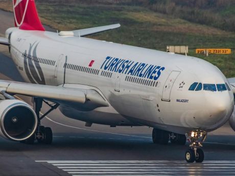 О задержке рейса на сутки туристы узнали в аэропорту: советы юриста