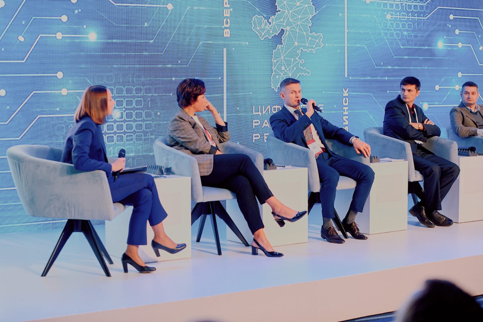 цифровое сообщество. цифровая трансформация общества. цифровое сообщество. информационное общество картинки. информационные технологии в обществе.