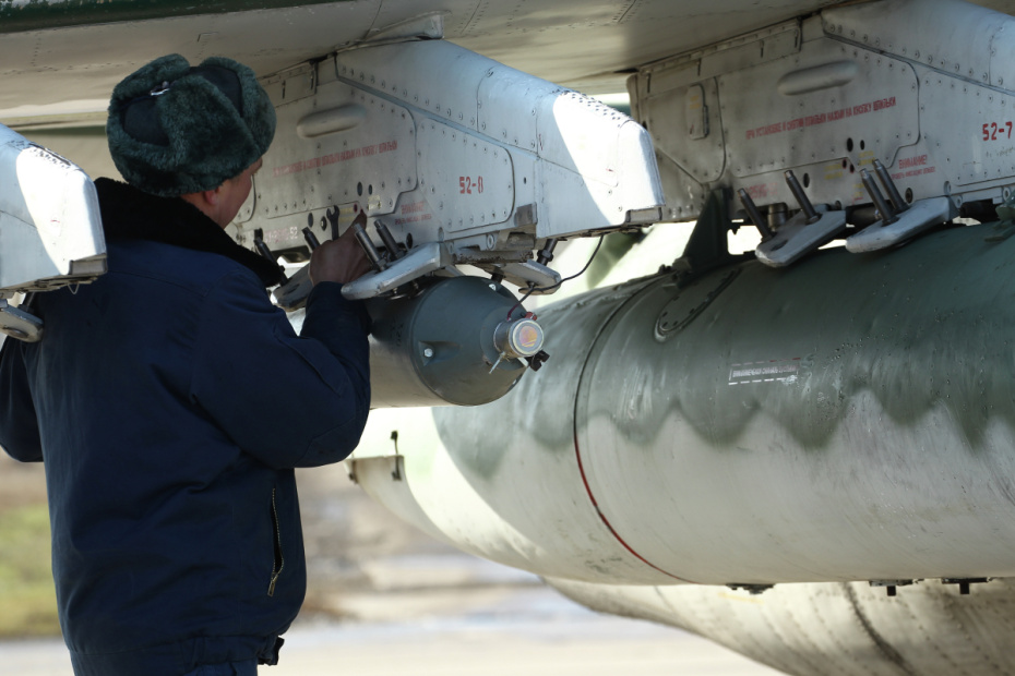 Штурмовик Су-25 с ФАБ