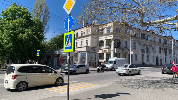 Бак, агрегатор и сервис: как расходятся деньги севастопольского таксиста.