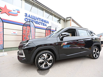 Псковскому ветерану боевых действий вручили ключи от «Москвича 3» с ручным управлением, фото 1