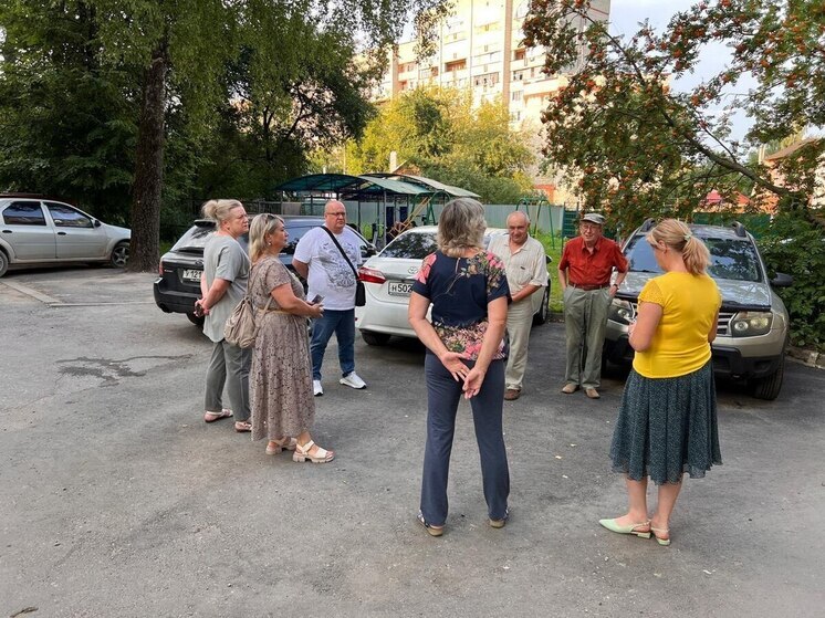 Калужские депутаты решают с жителями вопросы благоустройства и ЖКХ