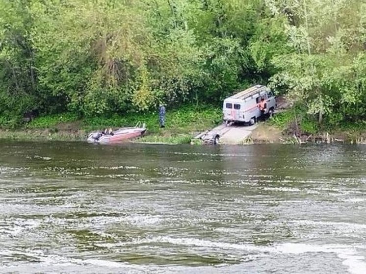 В Курске мужчина утонул при попытке переехать реку на велосипеде