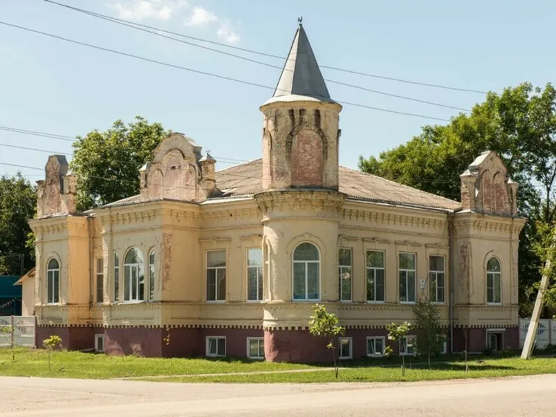 Старый лабинск. Дом атамана Бобрышева в Лабинске. Старинные здания станицы Вознесенской Лабинского района. Станица Вознесенская Лабинский район Краснодарский край. Краснодарский край Лабинский район станица Владимировская.