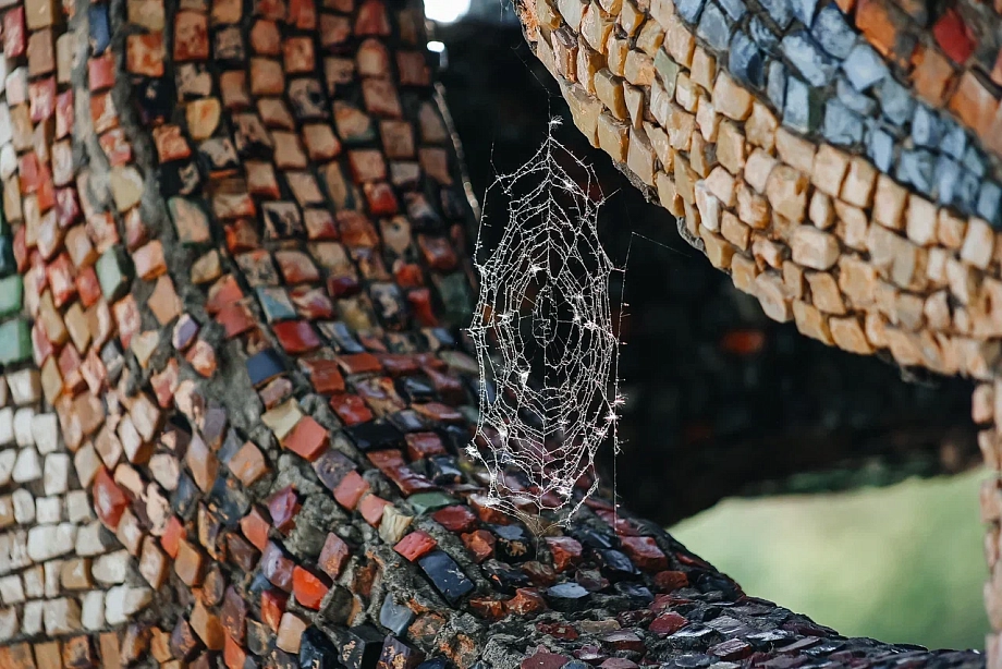 Фото: челнинские активисты начали восстанавливать скульптуру Ханова 