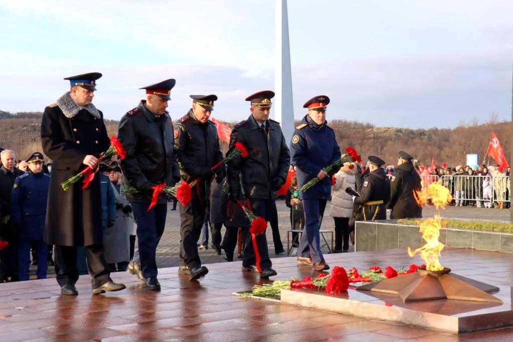 На территории мемориального комплекса «Долина Славы» в честь 80-летия разгрома немецко-фашитстских войск в Заполярье впервые запылал Вечный огонь